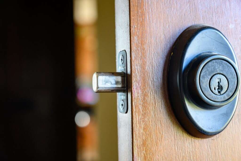 Deadbolt lock Deadbolt lock